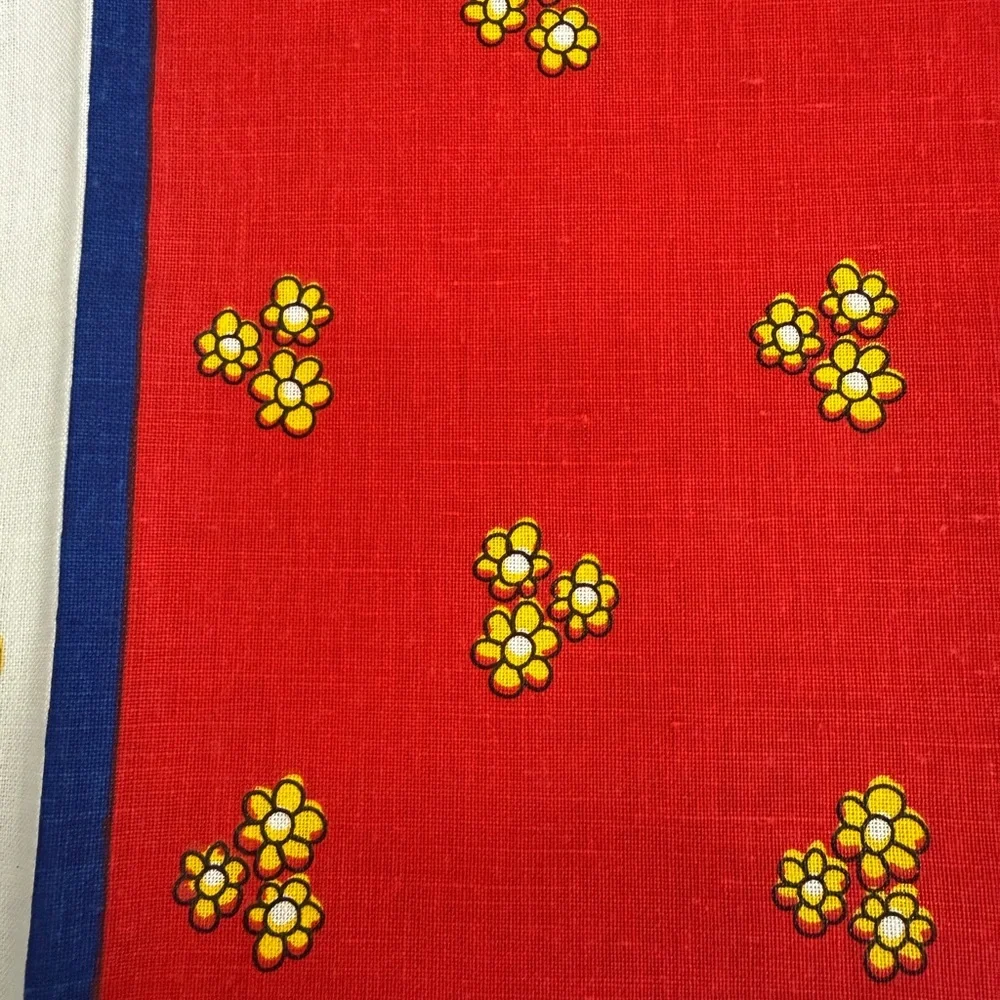Runni Tekstltrykk Square‎ Red Yellow Floral Folklore Tablecloth Norway 34